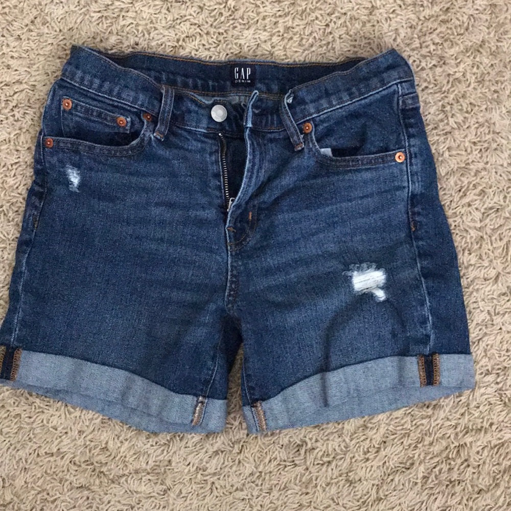 GAP shorts